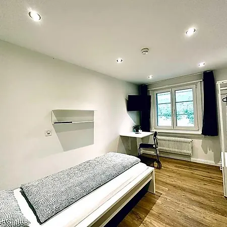 Monteurzimmer - Worker's - Zimmerzuvermieten In Baeriswil Hotel *