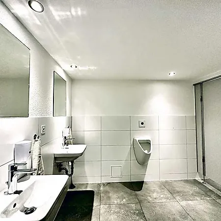 Monteurzimmer - Worker's - Zimmerzuvermieten In Baeriswil Hotel Munchenbuchsee